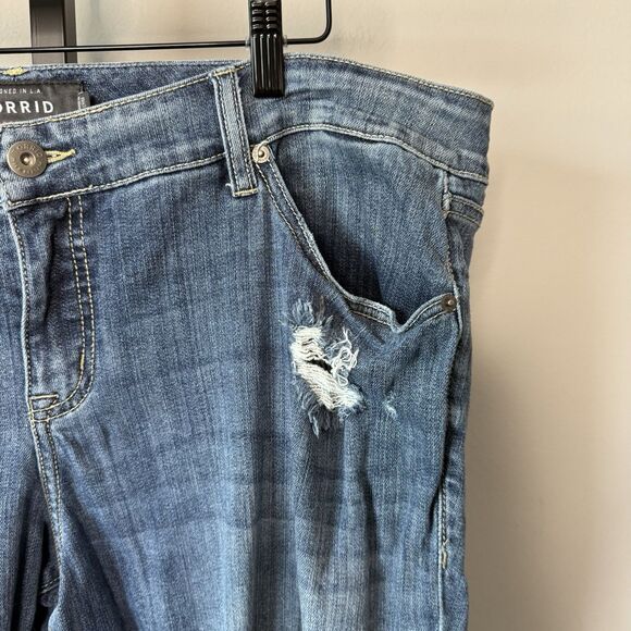 Torrid Premium Boyfriend Jeans Floral Embroidered Distressed Denim Size 20R - Picture 5 of 16